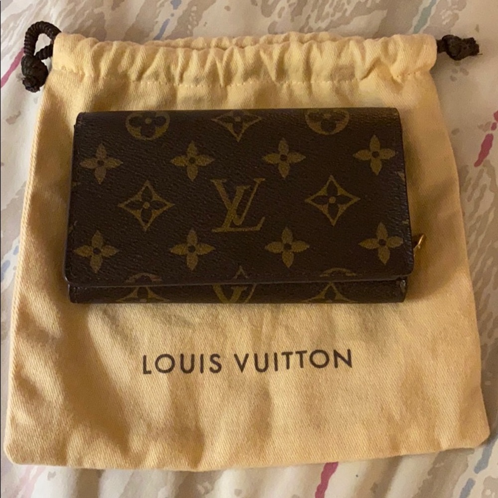 Authentic Louis Vuitton Short Wallet Mono